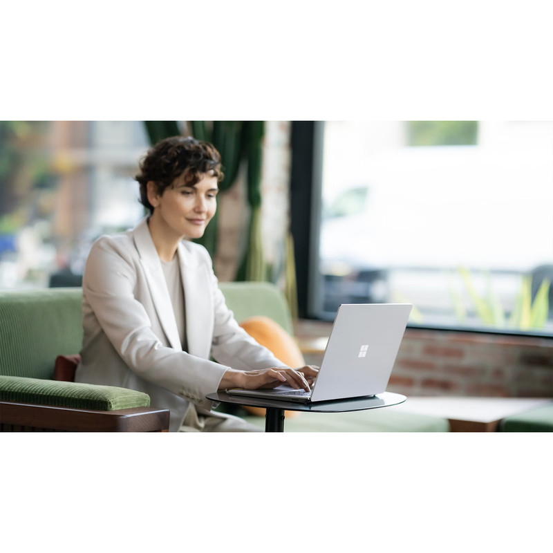 لپتاپ 13.5 اینچی مایکروسافت مدل Surface Laptop 6، با پردازنده Core Ultra 7 165H، رم 32 گیگابایت LPDDR5X، حافظه SSD با ظرفیت 256 گیگابایت، نمایشگر لمسی PixelSense، سیستمعامل Windows 11، رابط Thunderbolt 4