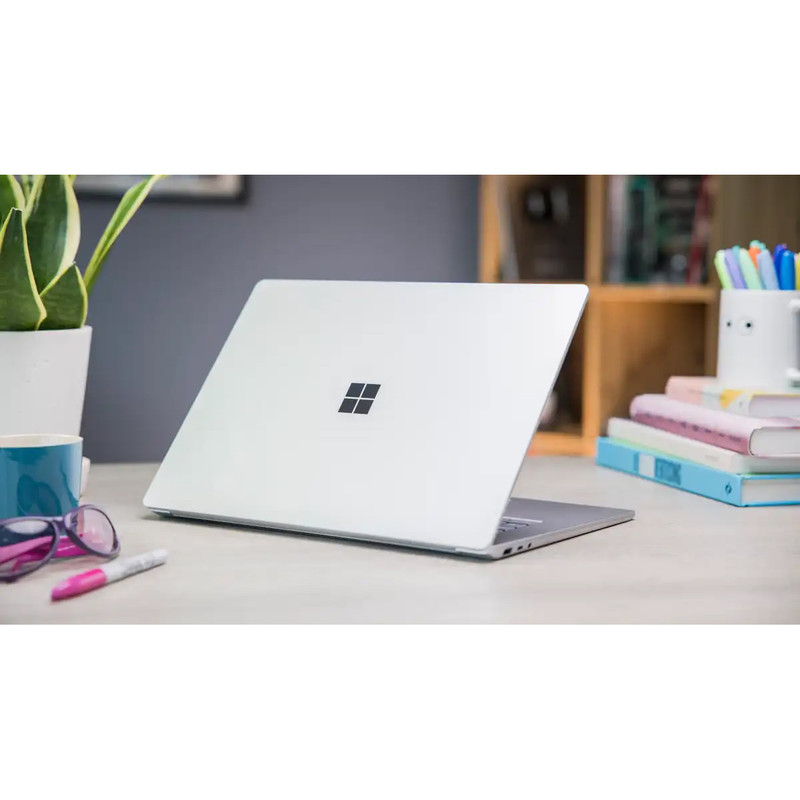 لپتاپ 13.5 اینچی مایکروسافت مدل Surface Laptop 6، با پردازنده Core Ultra 7 165H، رم 32 گیگابایت LPDDR5X، حافظه SSD با ظرفیت 256 گیگابایت، نمایشگر لمسی PixelSense، سیستمعامل Windows 11، رابط Thunderbolt 4