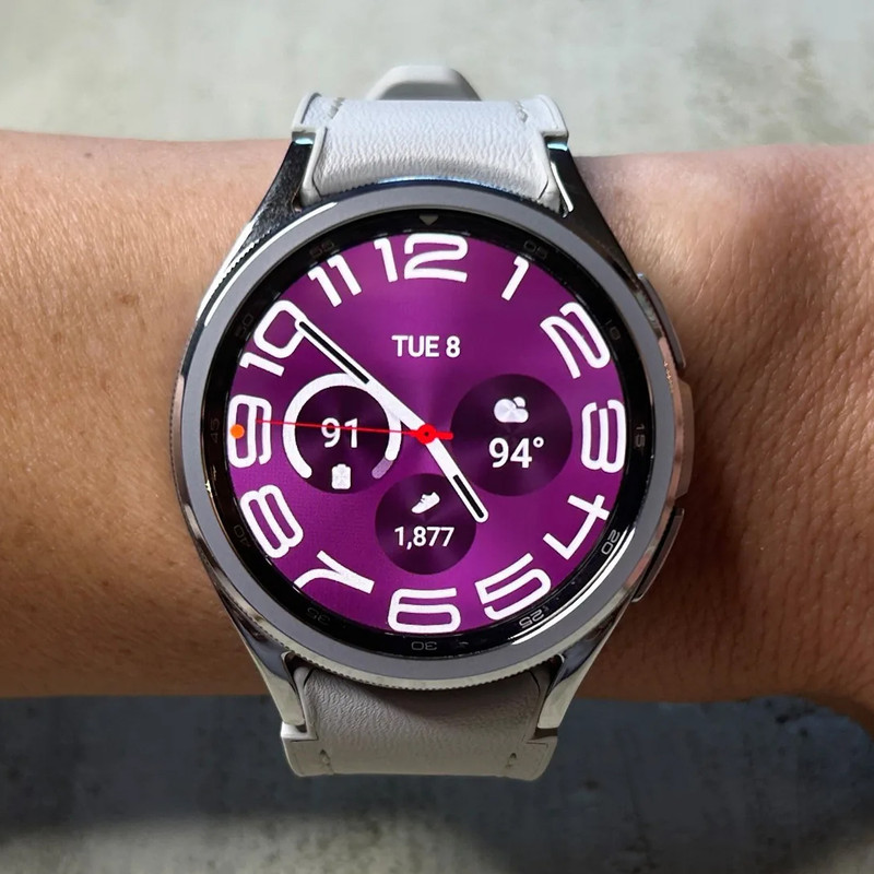 ساعت هوشمند 43 میلیمتری سامسونگ مدل Galaxy Watch 6 Classic با بند سیلیکونی