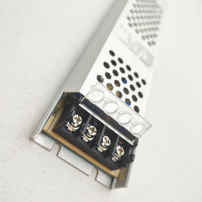 منبع تغذیه 12 ولت 15 آمپر لیتون مدل 12V-180W اسلیم