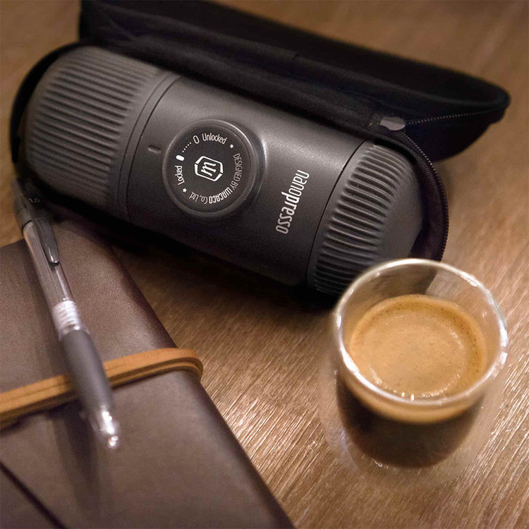 اسپرسوساز سفری واکاکو مدل Nanopresso به همراه کیف حمل