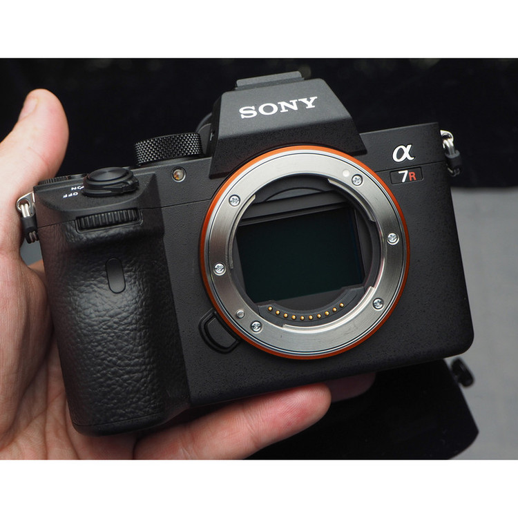 دوربین دیجیتال بدون آینه سونی مدل A7R III بدون لنز